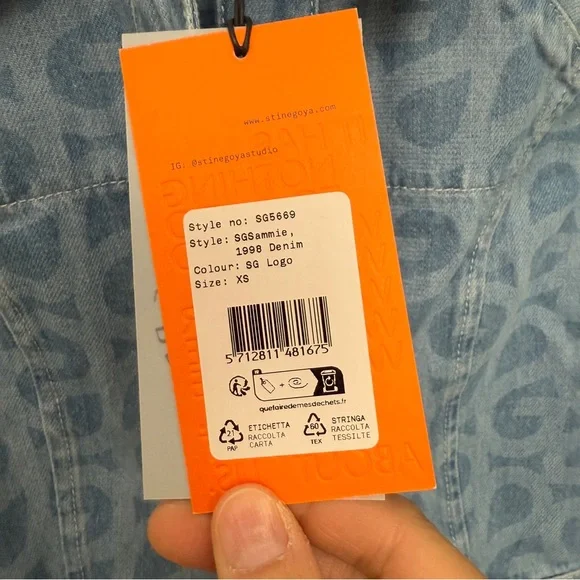 Stine Goya
cropped denim jacket new with tags size XS - Picture 3 of 6